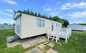 Caravan At Highfield Grange With Decking, Sleeps 6 Ref 26446Ba